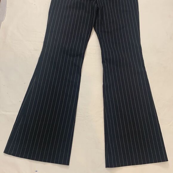 Express Size 2 Publicist Low Rise Flare Contoured Through Hip Black White Pants - Picture 6 of 8